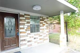 4721 Denmark St, Houston, TX 77016 - Photo 2
