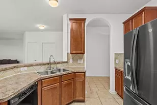 6507 Canyon Mist Ln, Dickinson, TX 77539 - Photo 4