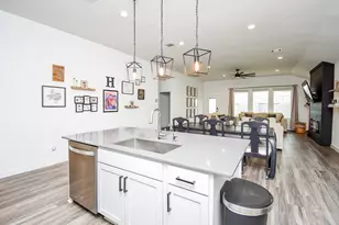 22515 Petrizzi Ln, Katy, TX 77449 - Photo 10