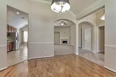 126 S Regan Mead Circle, The Woodlands, TX 77382 - Photo 10