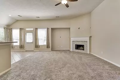 126 S Regan Mead Circle, The Woodlands, TX 77382 - Photo 12