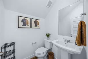 956 Green Vines Ln, Houston, TX 77091 - Photo 8