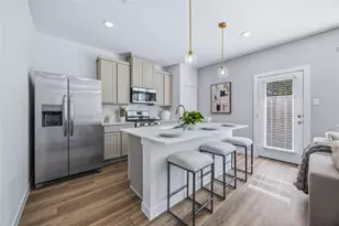 956 Green Vines Ln, Houston, TX 77091 - Photo 6