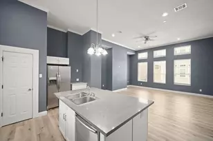 2110 Oatfield Dr, Houston, TX 77018 - Photo 6