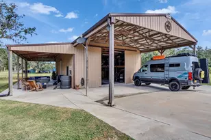 155 Horse Shoe Trail, Angleton, TX 77515 - Photo 16