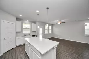 8505 Rising Stream Dr, Houston, TX 77063 - Photo 18