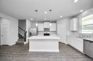 8505 Rising Stream Dr, Houston, TX 77063 - Photo 12
