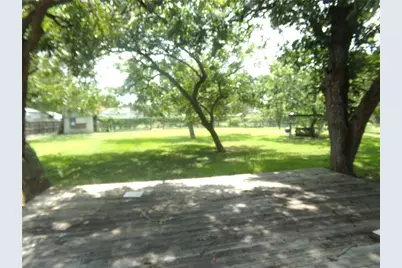 402 N Summit Street, Weimar, TX 78962 - Photo 14