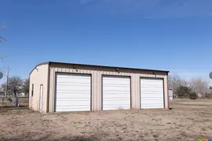 202 E 4th St, Nordheim, TX 78141 - Photo 4