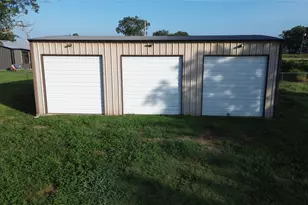 202 E 4th St, Nordheim, TX 78141 - Photo 32