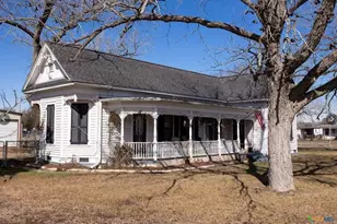 202 E 4th St, Nordheim, TX 78141 - Photo 2