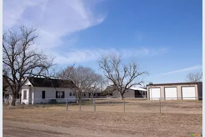 202 E 4th St, Nordheim, TX 78141 - Photo 8