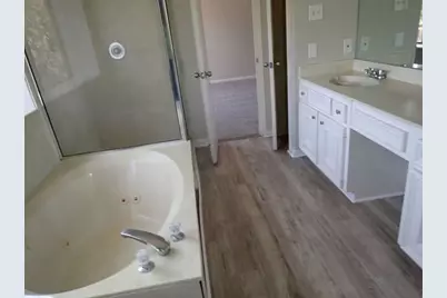 5407 Victoria Drive, Rosharon, TX 77583 - Photo 10