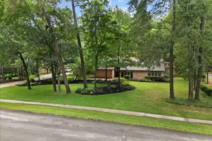 2802 Valley Manor Dr, Houston, TX 77339 - Photo 2