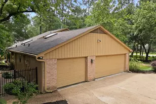 2802 Valley Manor Dr, Houston, TX 77339 - Photo 2