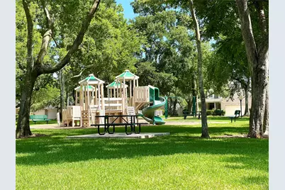 7823 Parkchase Timber Court, Houston, TX 77070 - Photo 22