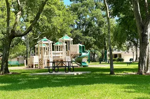 7823 Parkchase Timber Ct, Houston, TX 77070 - Photo 22