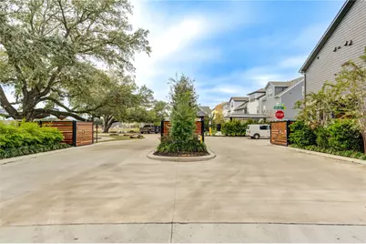 16032 Mason Run Drive, Houston, TX 77079 - Photo 2