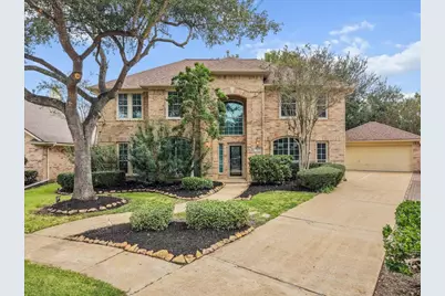 311 Lake Front Drive, League City, TX 77573 - Photo 2
