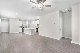 2010 W Darlington Oak Ct, Conroe, TX 77304 - Photo 10