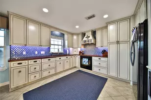 142 Driftwood Rd, Freeport, TX 77541 - Photo 10