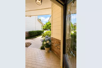 2219 Ridge Wood Lane, Sugar Land, TX 77479 - Photo 2