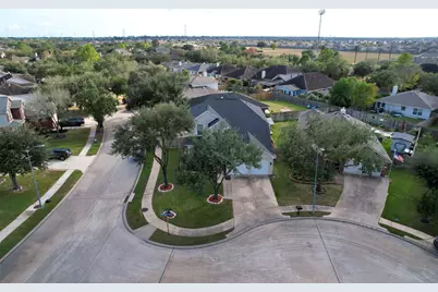 9214 Windy Spring Court, Houston, TX 77089 - Photo 44