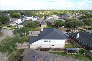 9214 Windy Spring Ct, Houston, TX 77089 - Photo 46