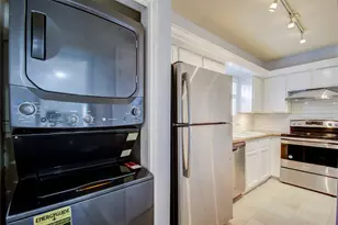 3100 Walnut Bend Ln, Houston, TX 77042 - Photo 6