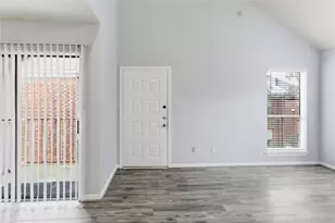 3100 Walnut Bend Ln, Houston, TX 77042 - Photo 2