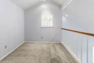 3100 Walnut Bend Ln, Houston, TX 77042 - Photo 8
