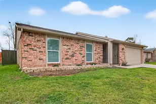 14238 Pinewest Dr, Houston, TX 77049 - Photo 2