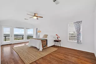 925 Bonita St, Bayou Vista, TX 77563 - Photo 8