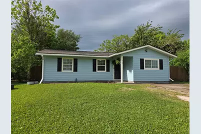209 Franlee Street, La Marque, TX 77568 - Photo 1