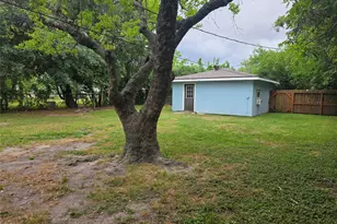 209 Franlee St, La Marque, TX 77568 - Photo 14