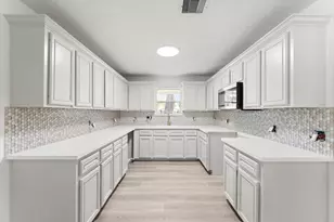 2890 Mary Ln, Dickinson, TX 77539 - Photo 8