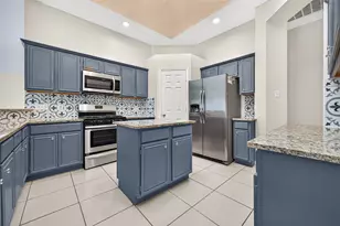 12207 Pamela Sue Ct, Stafford, TX 77477 - Photo 10