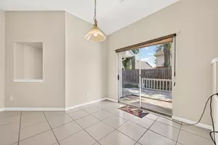 12207 Pamela Sue Ct, Stafford, TX 77477 - Photo 4