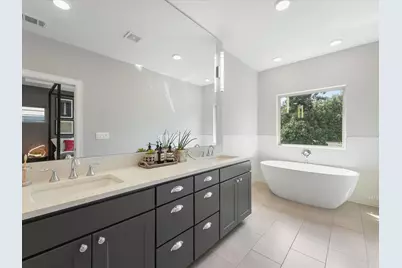5204 Amber Sunrise Drive, Houston, TX 77018 - Photo 12