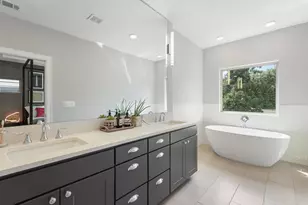 5204 Amber Sunrise Dr, Houston, TX 77018 - Photo 12