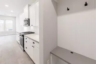 5204 Amber Sunrise Dr, Houston, TX 77018 - Photo 8