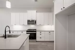 5204 Amber Sunrise Dr, Houston, TX 77018 - Photo 10