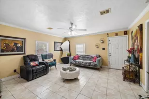 9944 E Hardy Rd, Houston, TX 77093 - Photo 14