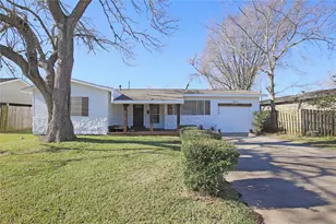 506 Azalea St, Lake Jackson, TX 77566 - Photo 1