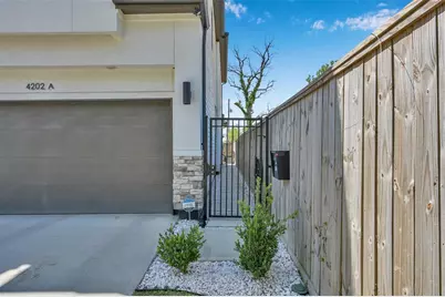 4202 Gillespie Street #A, Houston, TX 77020 - Photo 2