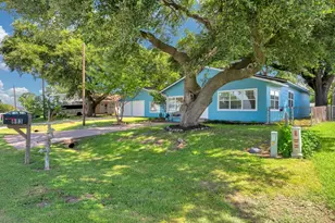 683 Water View Dr, Livingston, TX 77351 - Photo 8