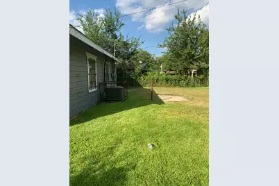 7319 Mountbatten Road, Houston, TX 77033 - Photo 6