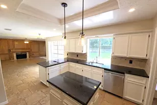 2502 Fairwind Dr, Houston, TX 77062 - Photo 4