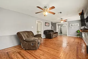 10439 Catlett Ln, La Porte, TX 77571 - Photo 8