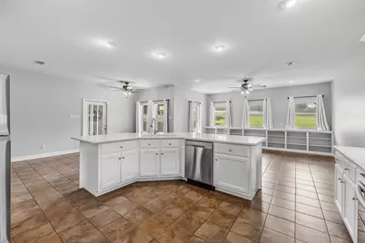 501 Cherry Hills Drive, Huntsville, TX 77340 - Photo 4